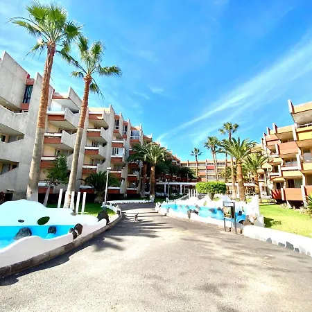 Con Vistas A La Piscina Y Al Oceano En Appartement *