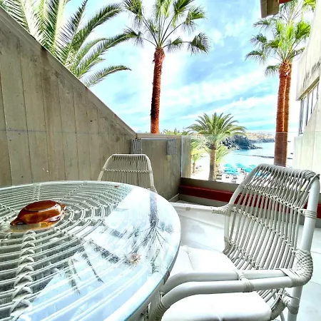 Con Vistas A La Piscina Y Al Oceano En