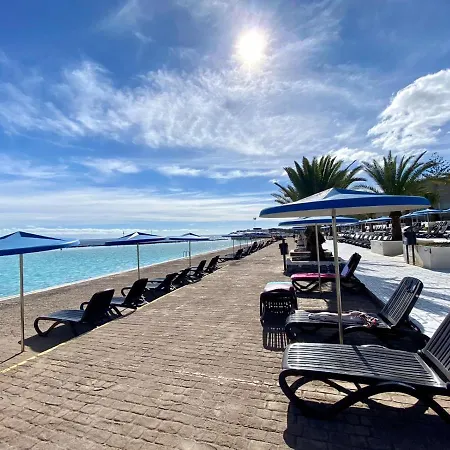 Con Vistas A La Piscina Y Al Oceano En * Costa Del Silencio