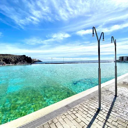 Con Vistas A La Piscina Y Al Oceano En Appartement *