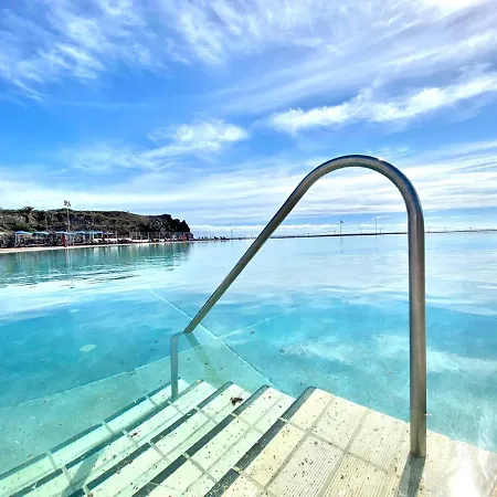 Con Vistas A La Piscina Y Al Oceano En Appartement *