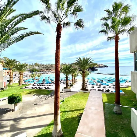Con Vistas A La Piscina Y Al Oceano En